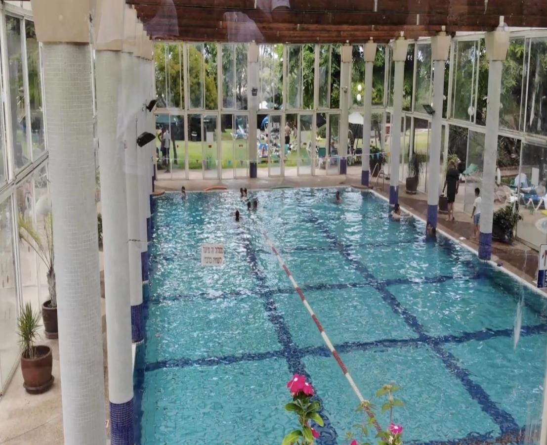Caesarea Inn Bagian luar foto