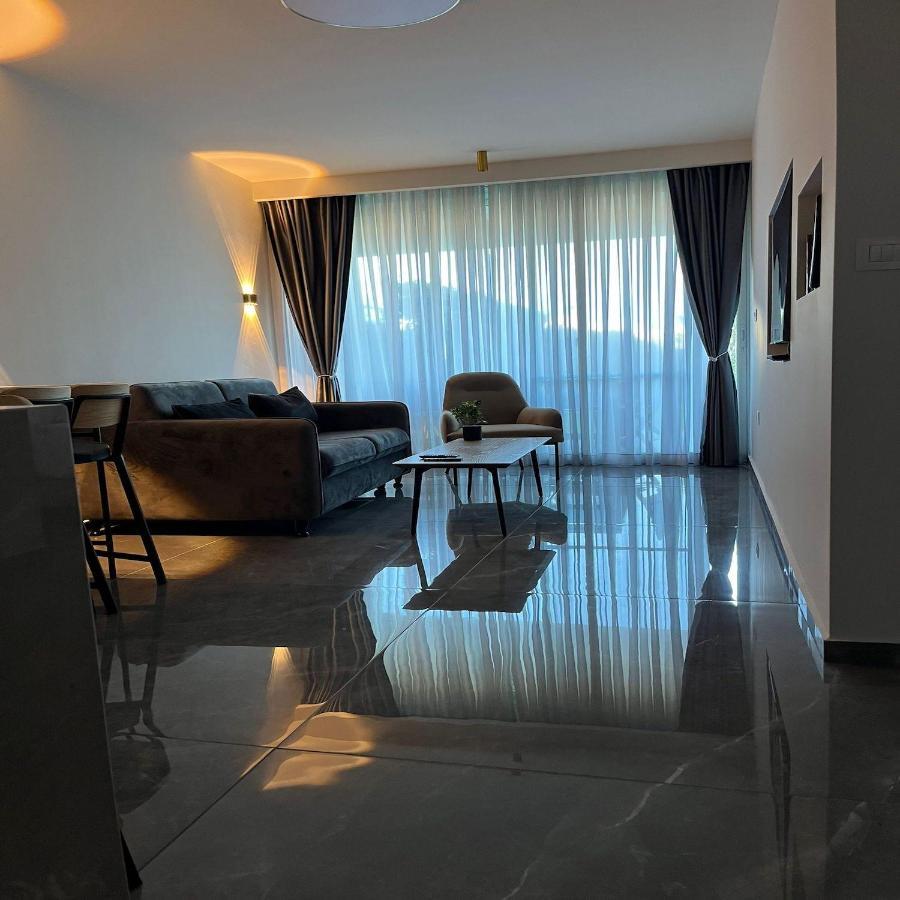 Caesarea Inn Bagian luar foto