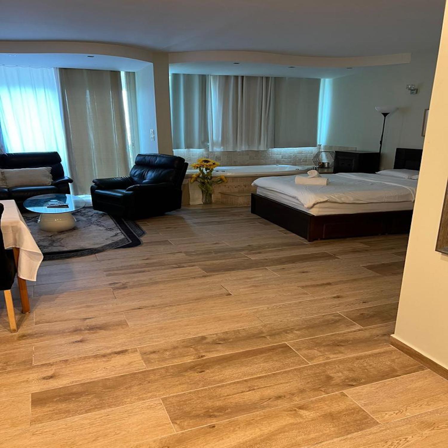 Caesarea Inn Bagian luar foto